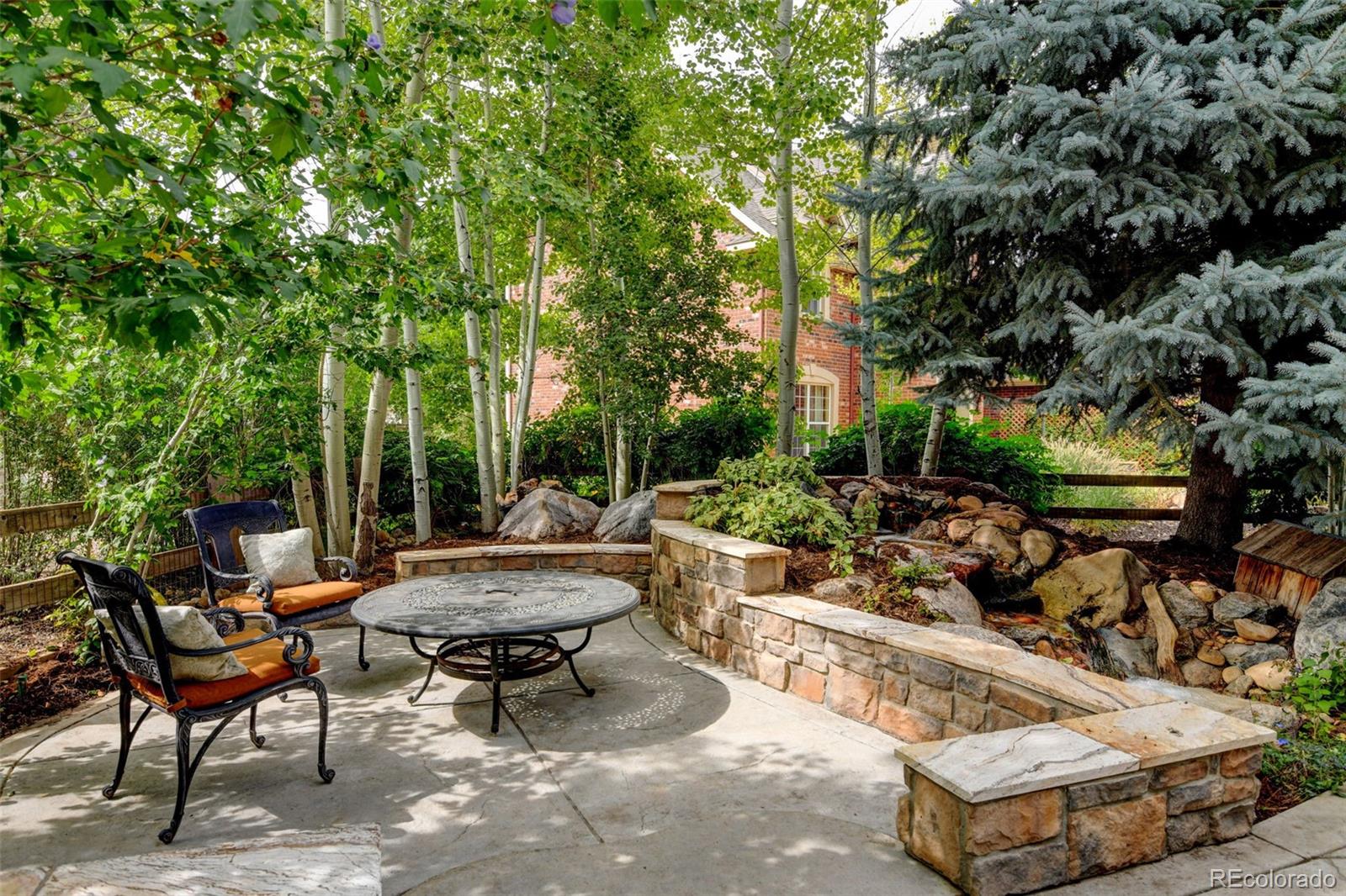 2121 Jade Way