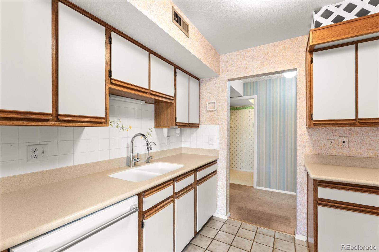 500 Manhattan Drive Unit: C10