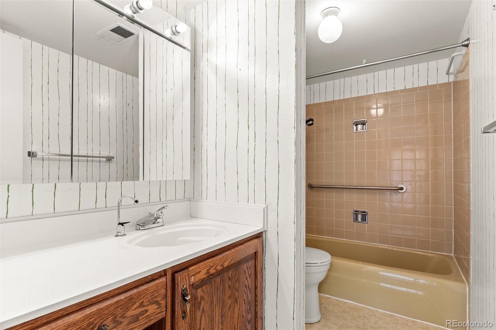 500 Manhattan Drive Unit: C10