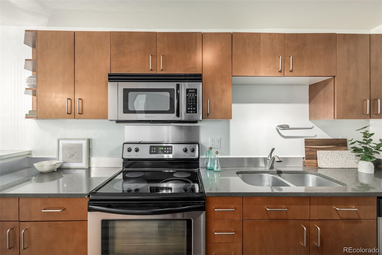 1245 Columbine Street Unit: 205
