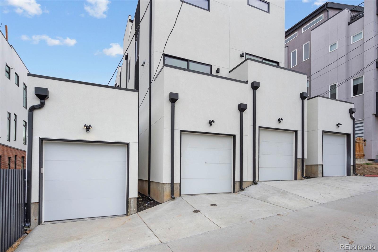 1250 Yates Street