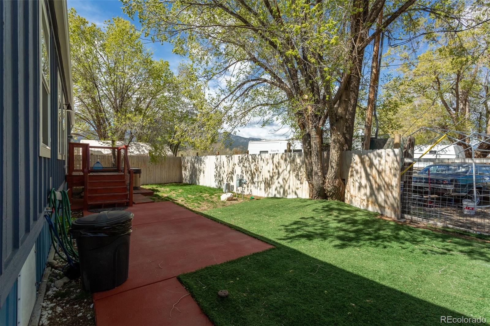845 Oak Street