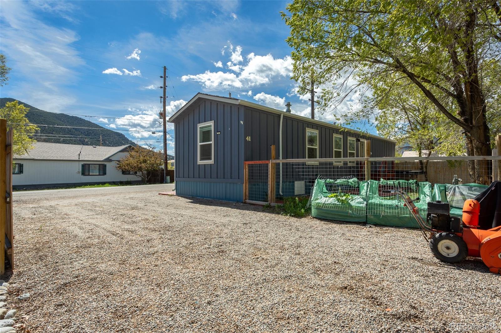 845 Oak Street
