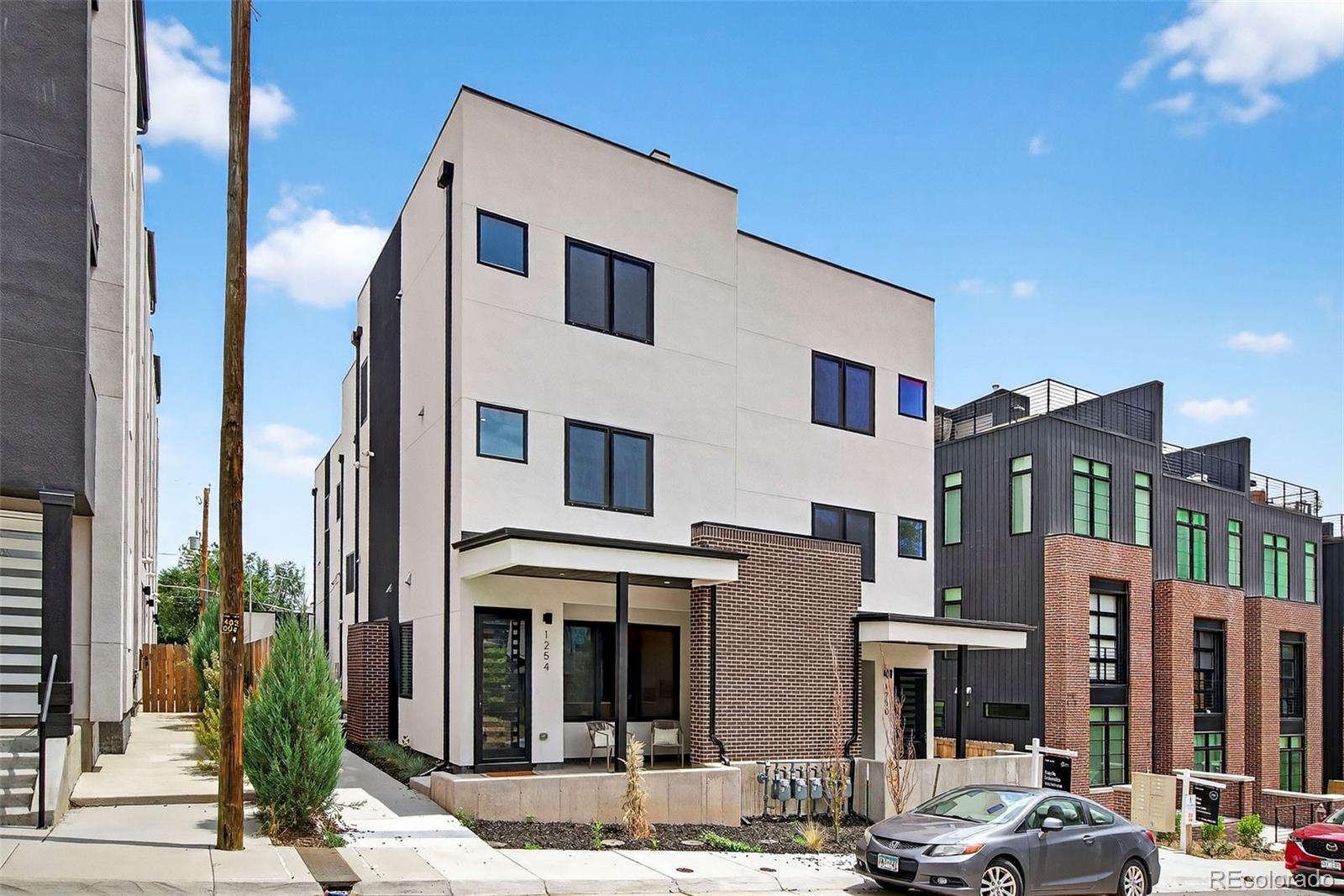 1256 Yates