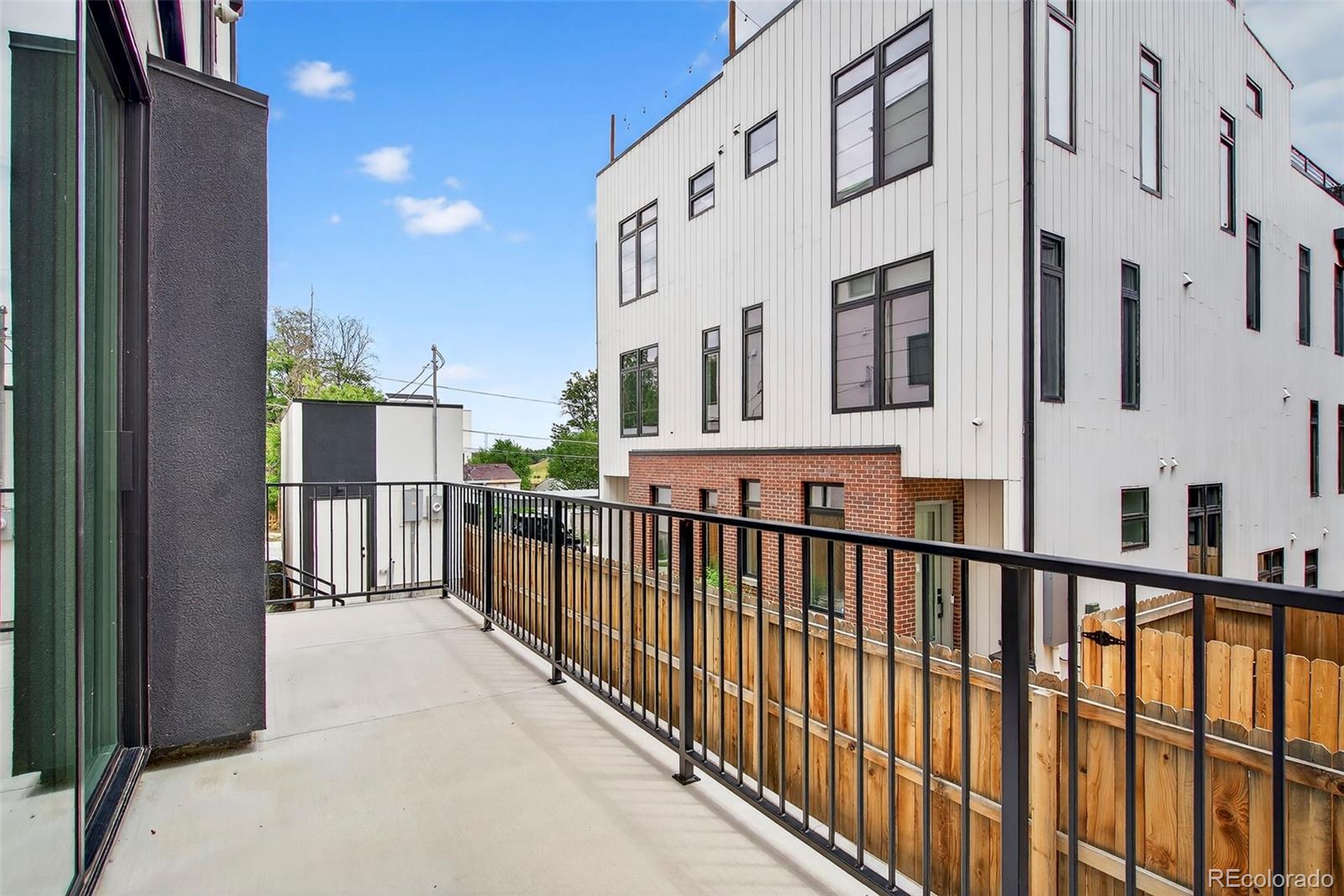 1256 Yates