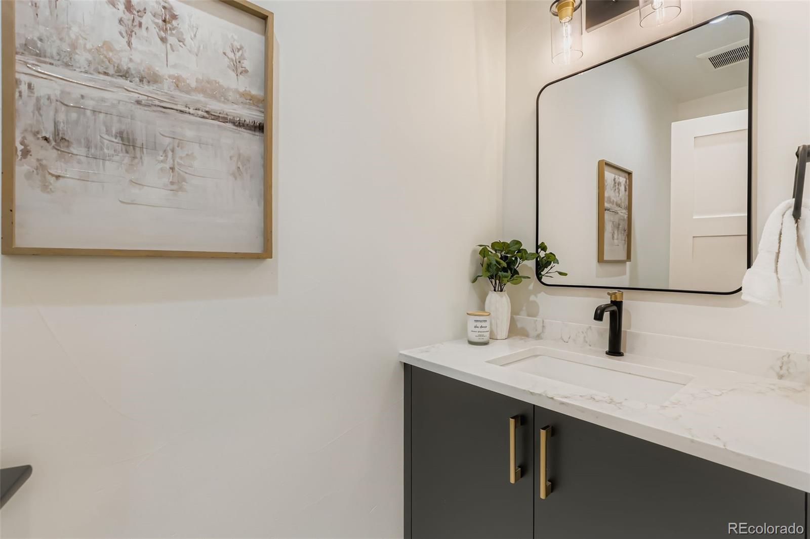 3636 Kalamath Street