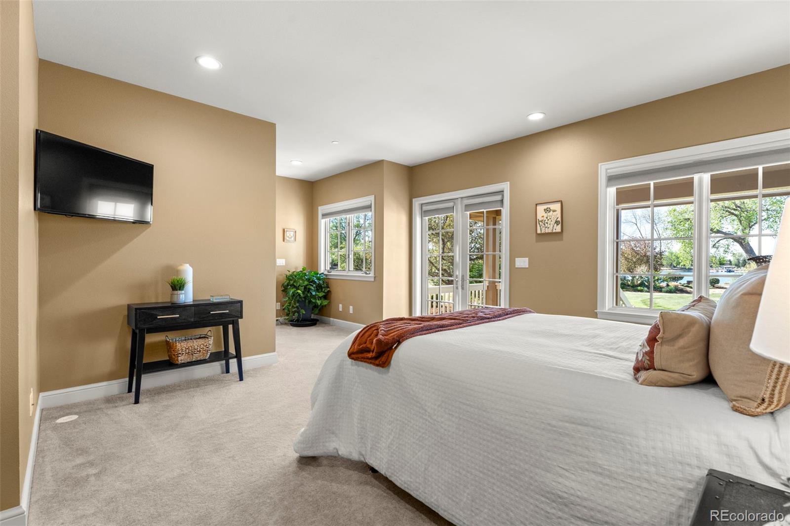 9402 Crystal Lane