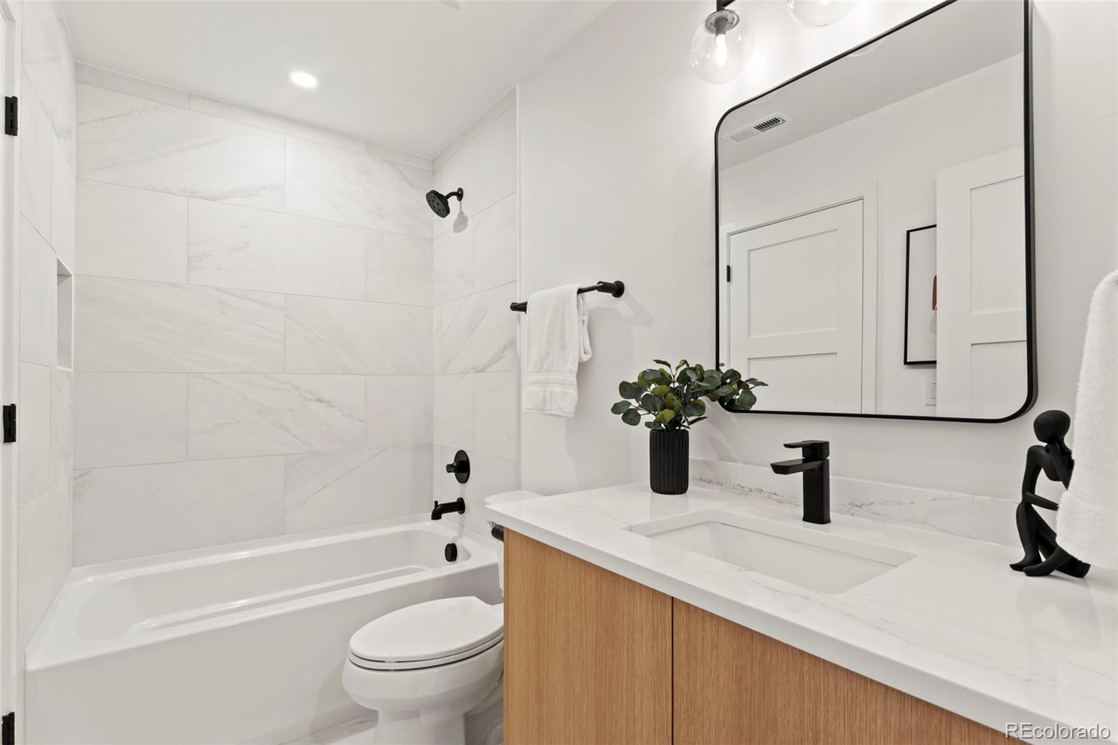 3638 Kalamath Street