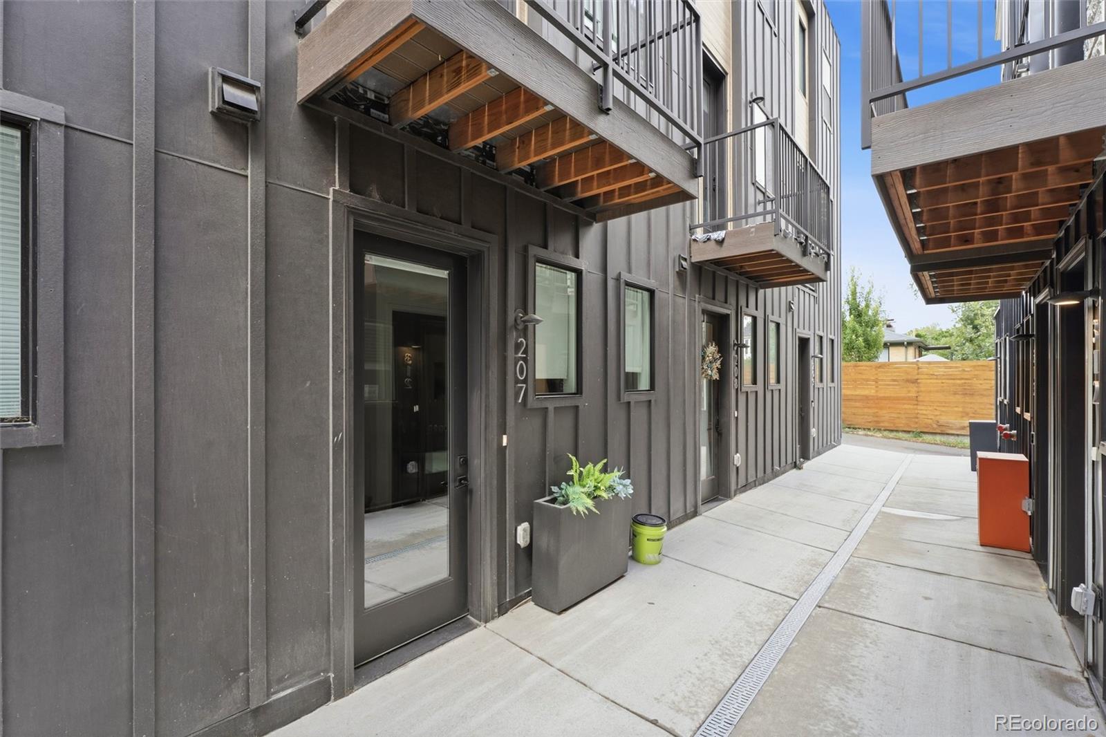 5128 W 26th Avenue Unit: 207
