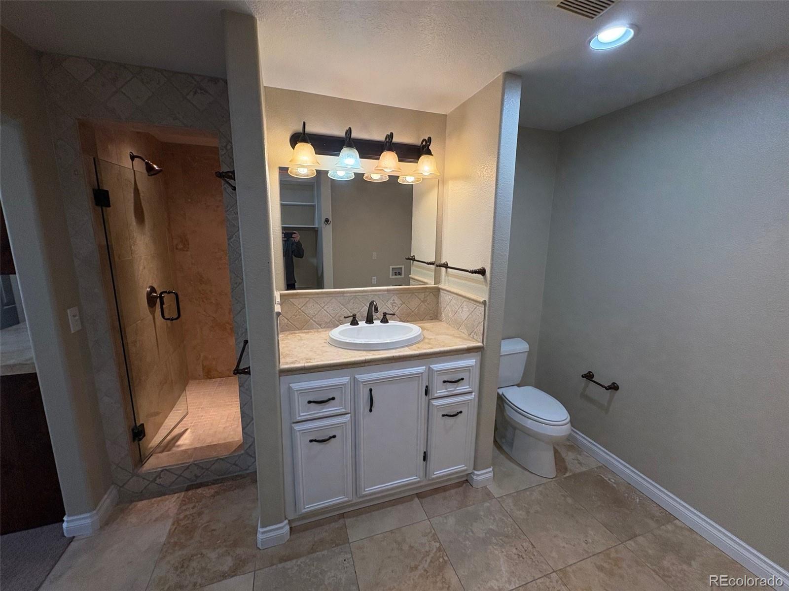 2667 Live Oak Court