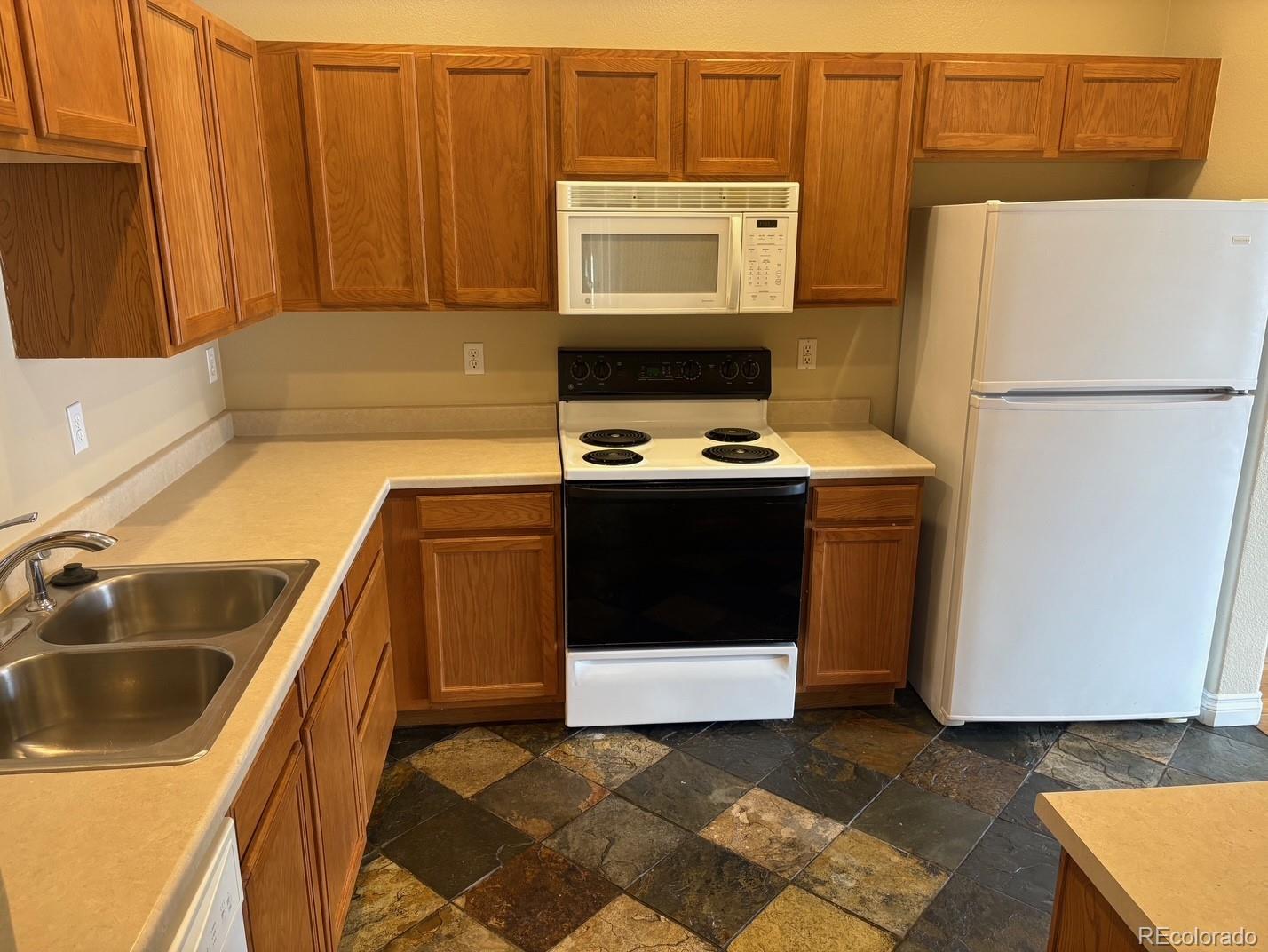 2667 Live Oak Court