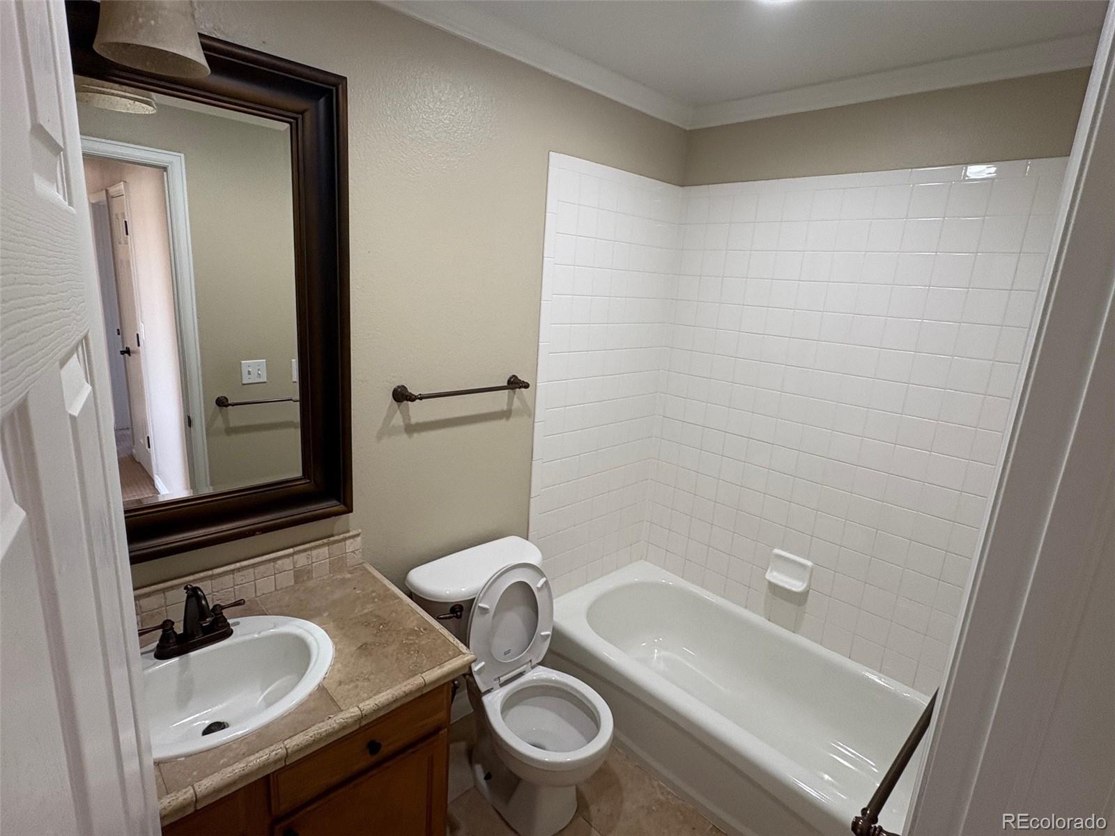 2667 Live Oak Court