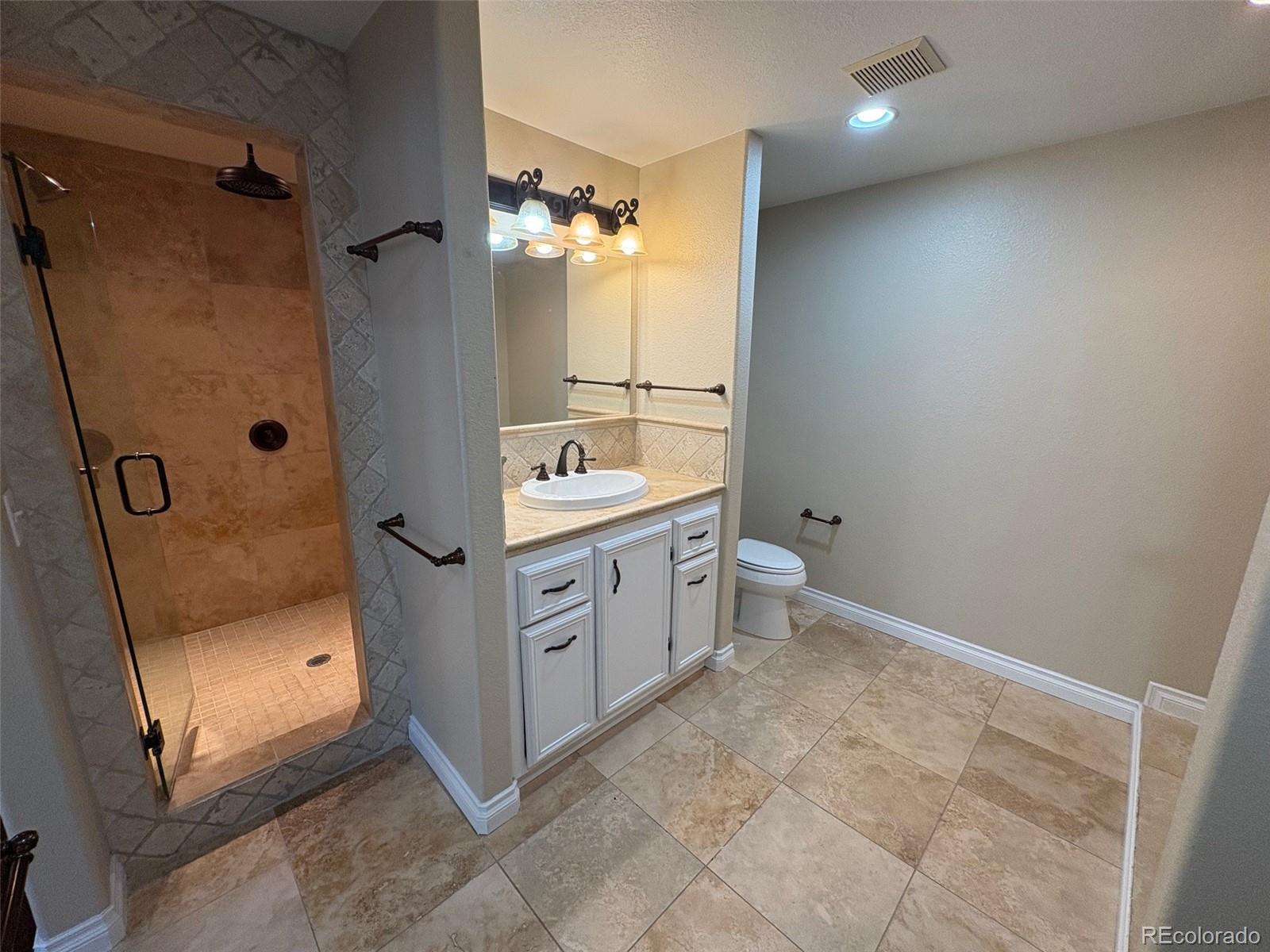 2667 Live Oak Court