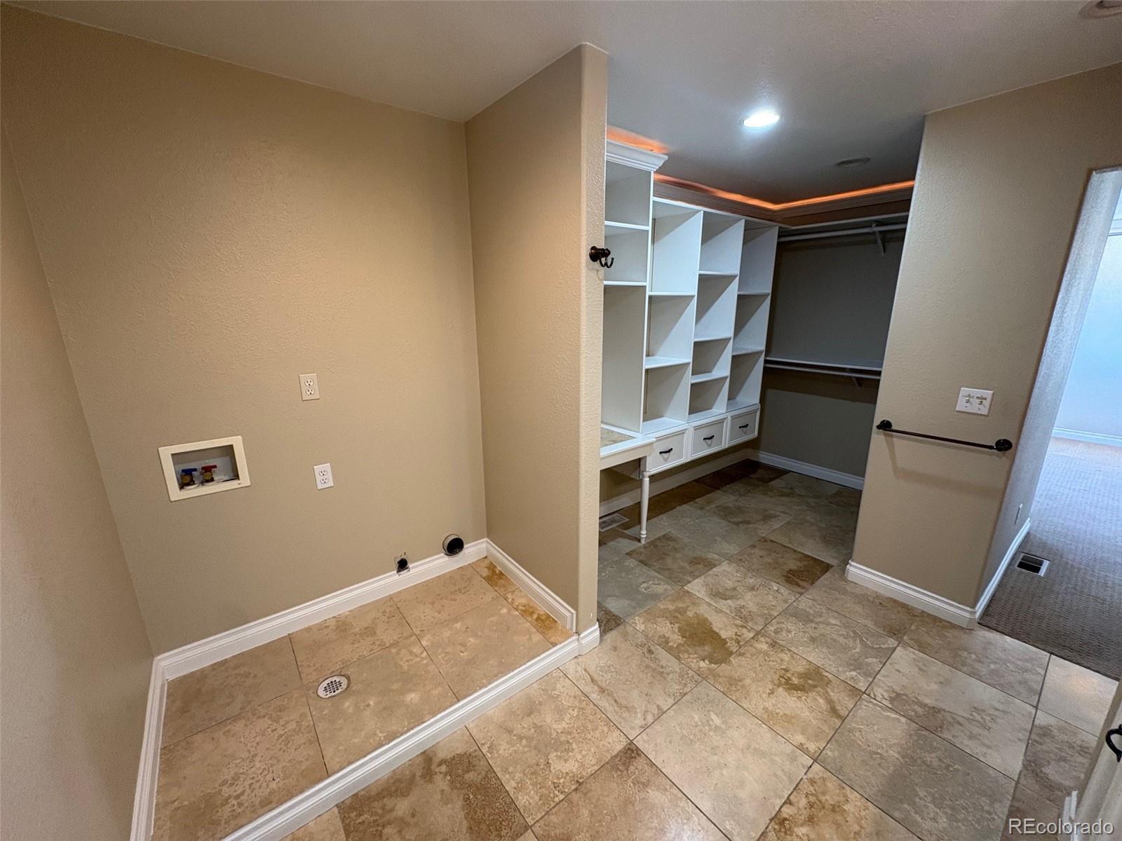 2667 Live Oak Court