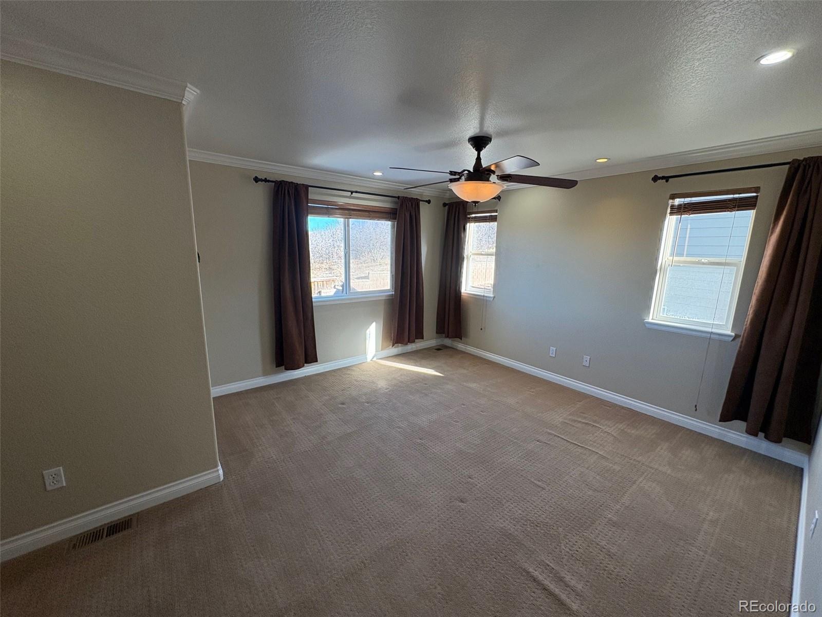 2667 Live Oak Court
