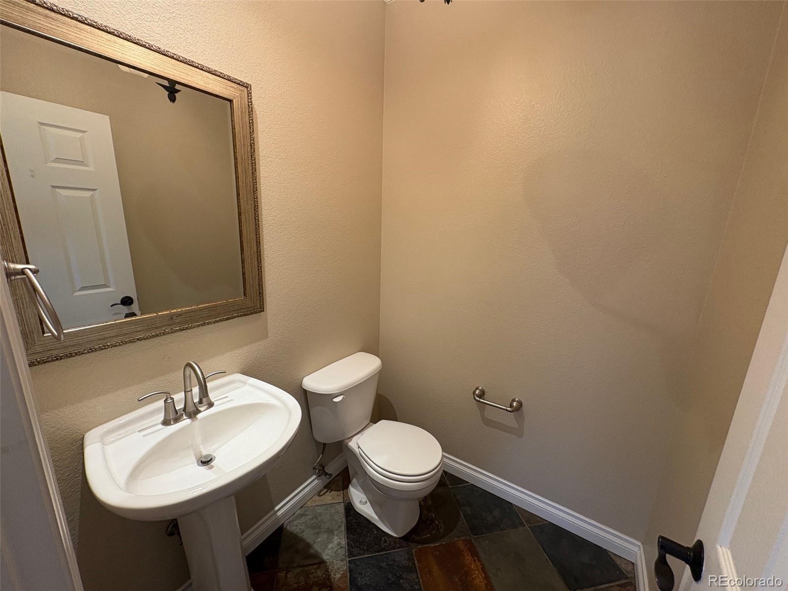 2667 Live Oak Court