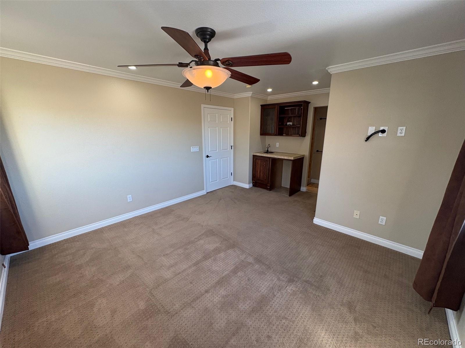 2667 Live Oak Court