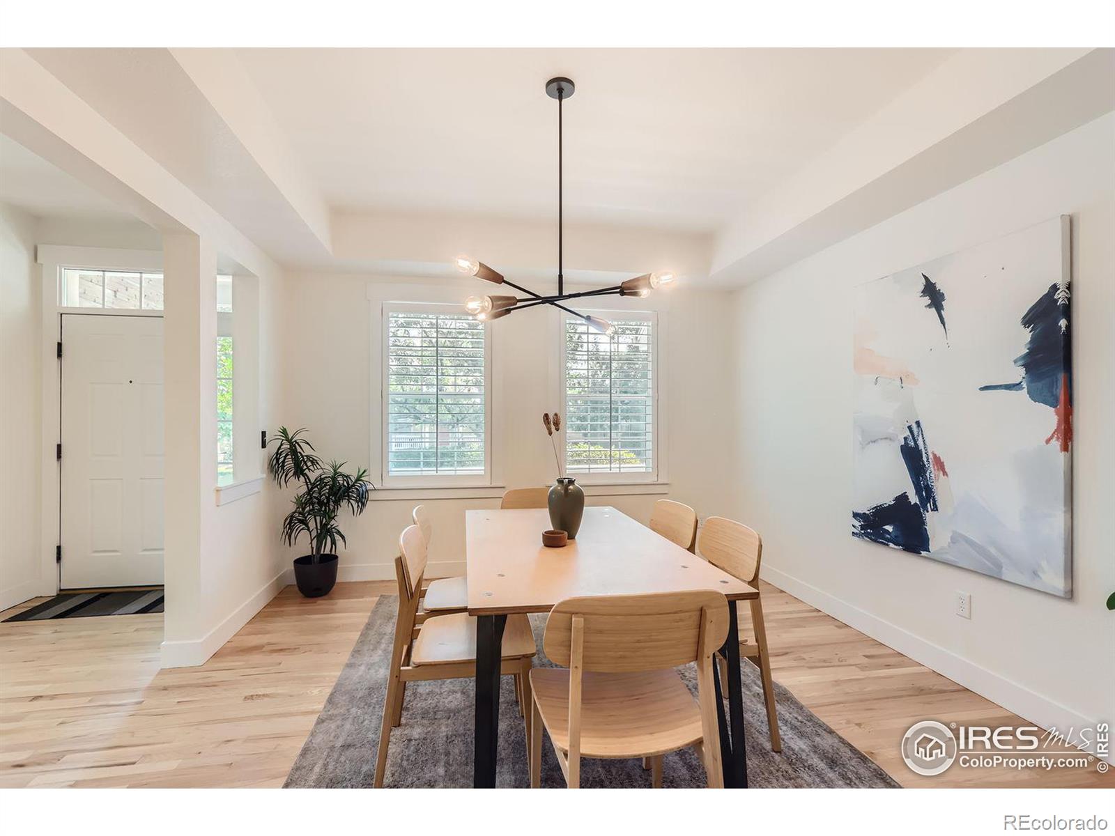 2821 Crater Lake Lane