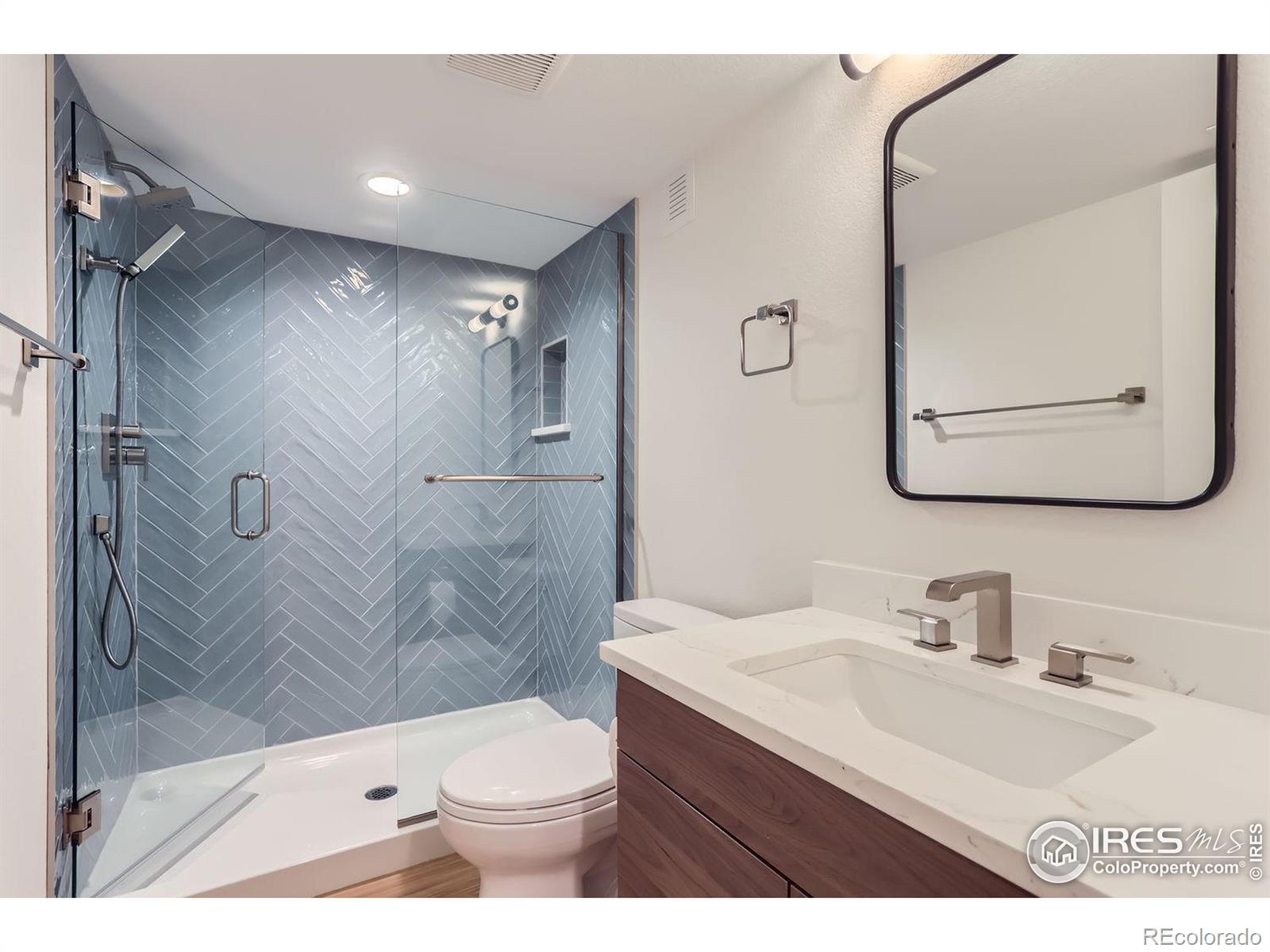 2821 Crater Lake Lane