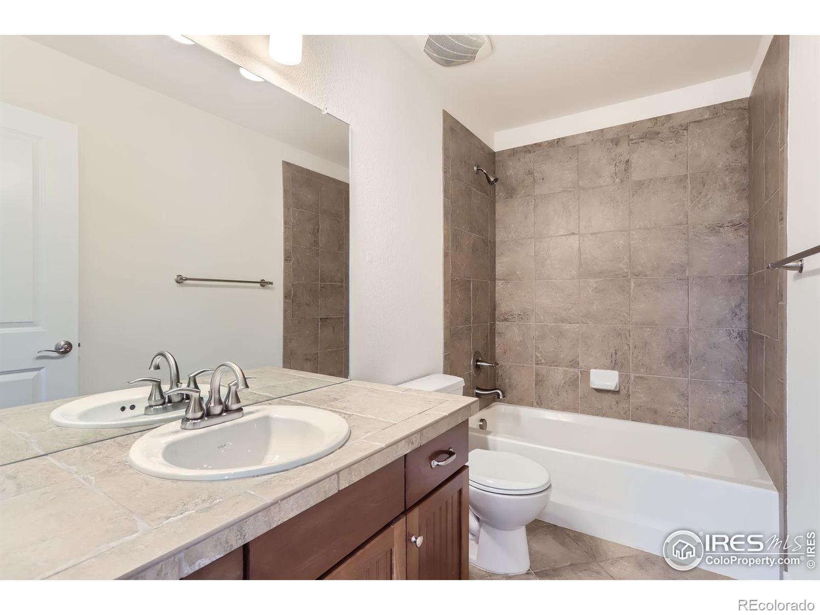 2821 Crater Lake Lane