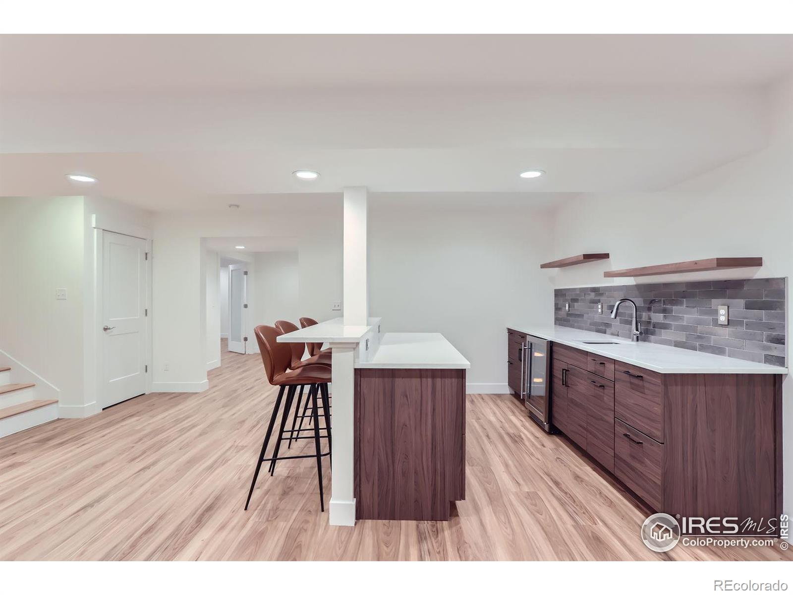 2821 Crater Lake Lane