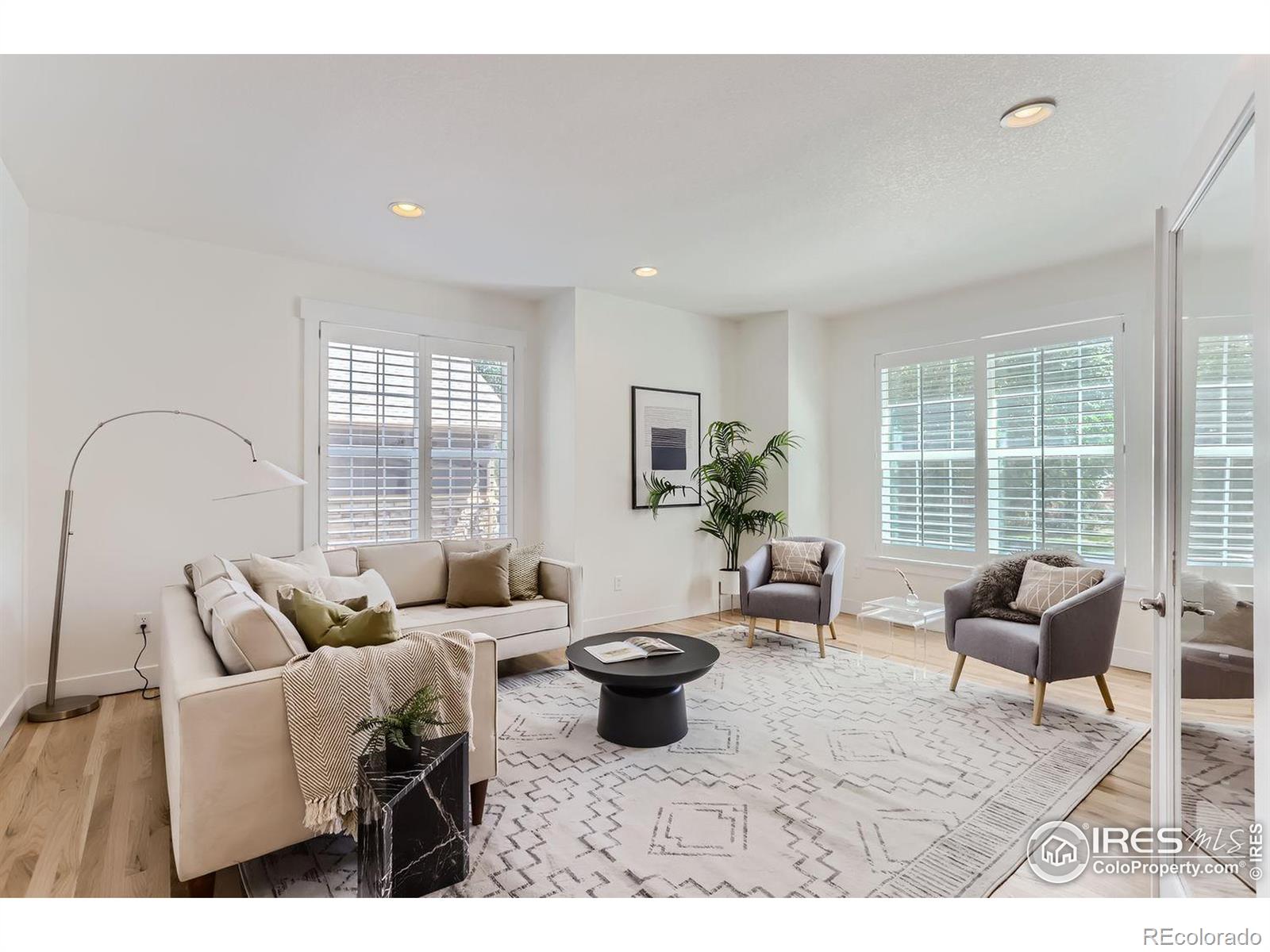 2821 Crater Lake Lane