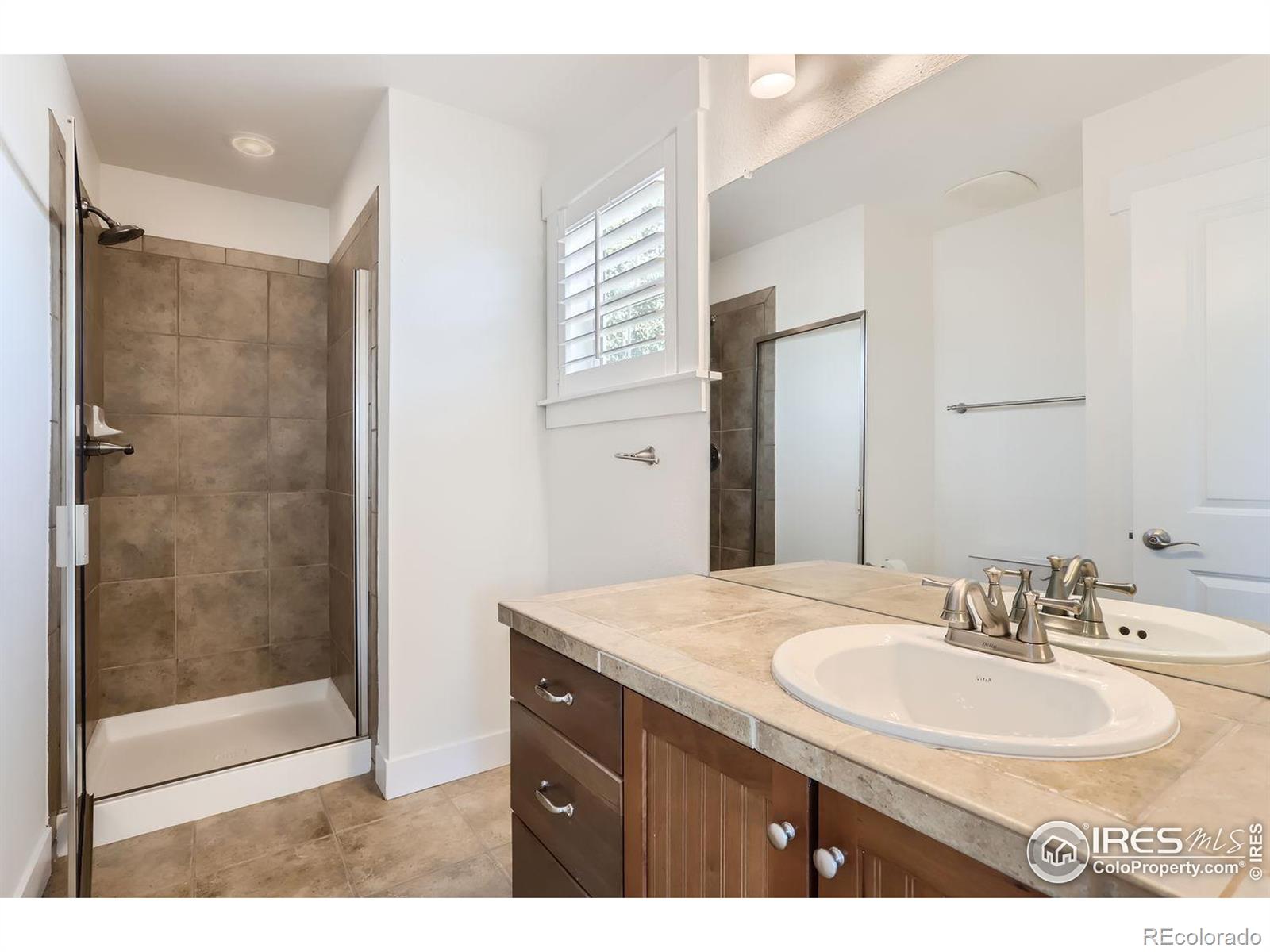 2821 Crater Lake Lane