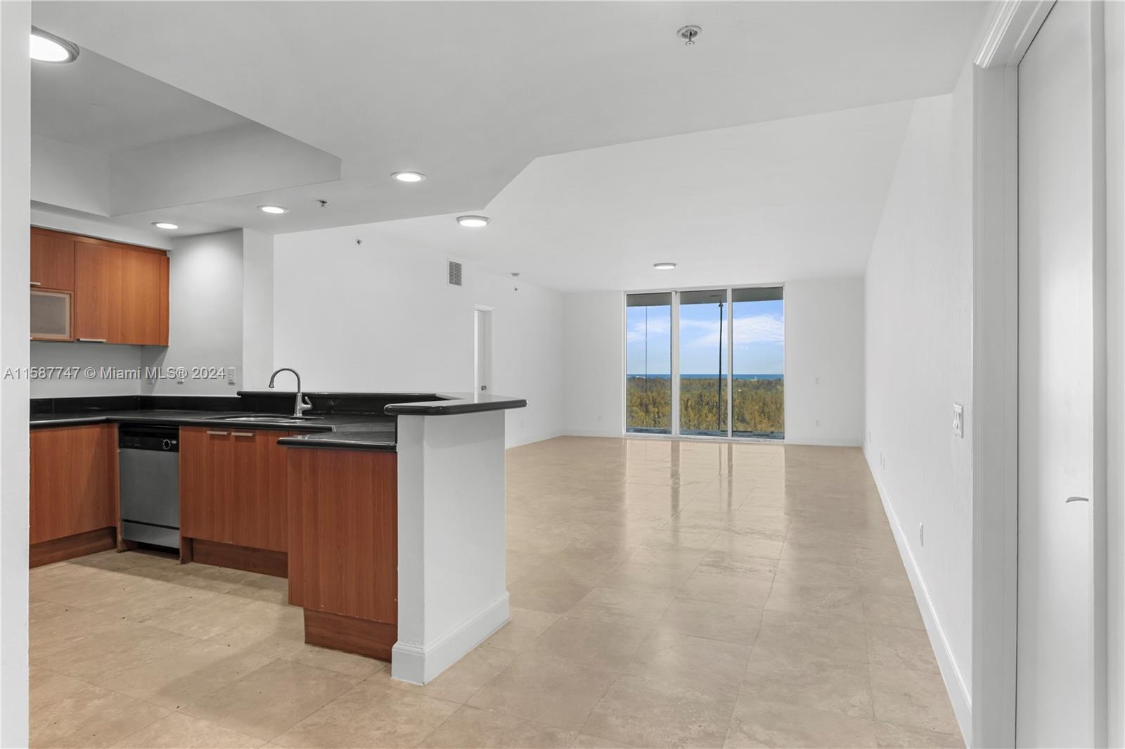 14951 Royal Oaks Ln # 1602