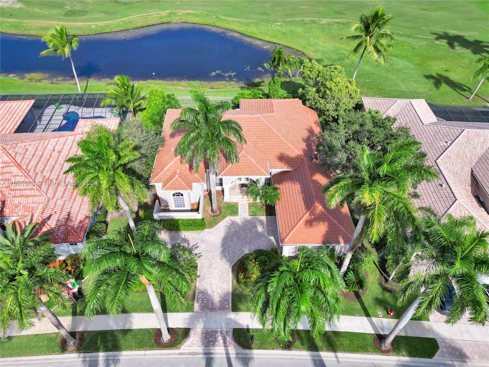 2585 Mayfair Ln
