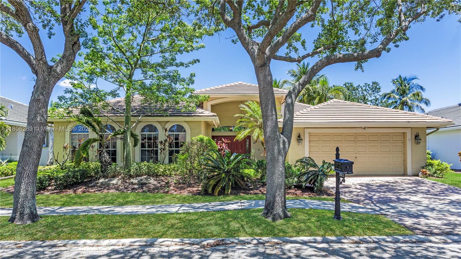 3815 Oak Ridge Cir