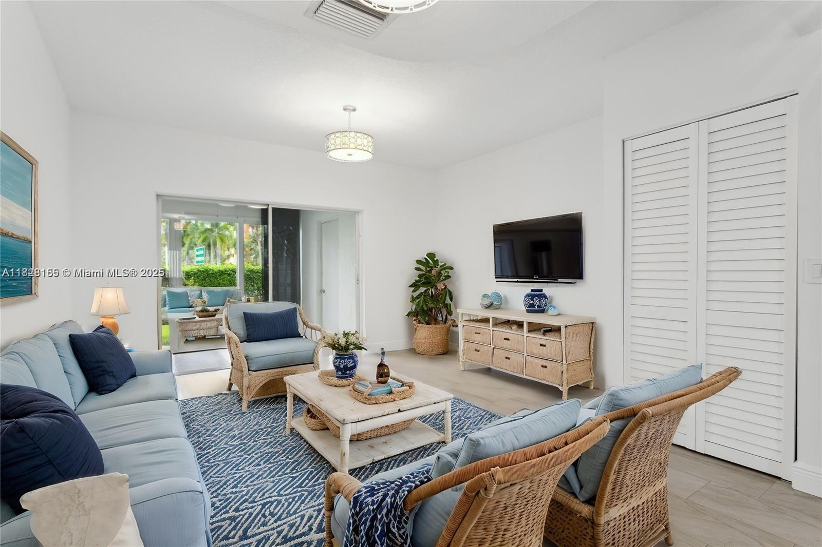 31 Whitehead Cir # 31