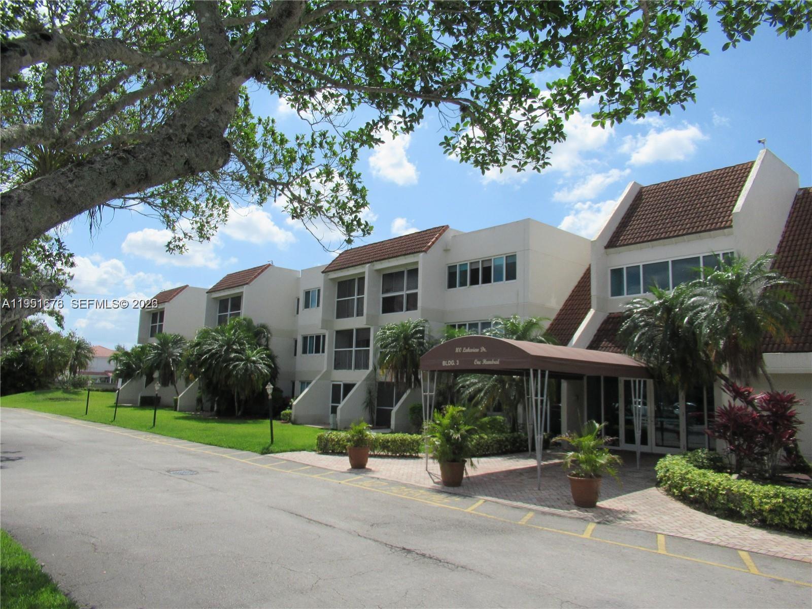 100 Lakeview Dr # 108