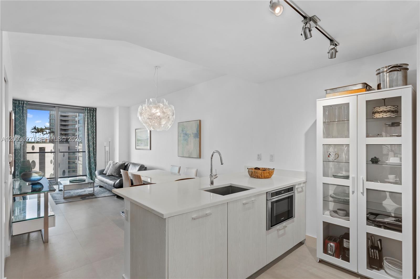 501 NE 31st St # 605