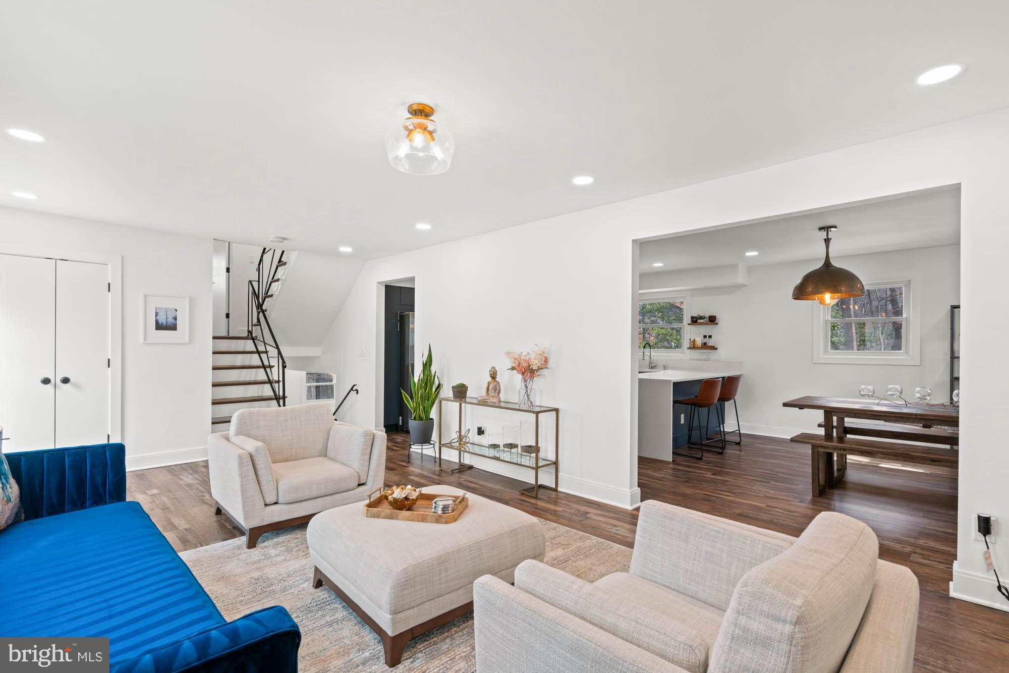 9817 Fernwood Rd