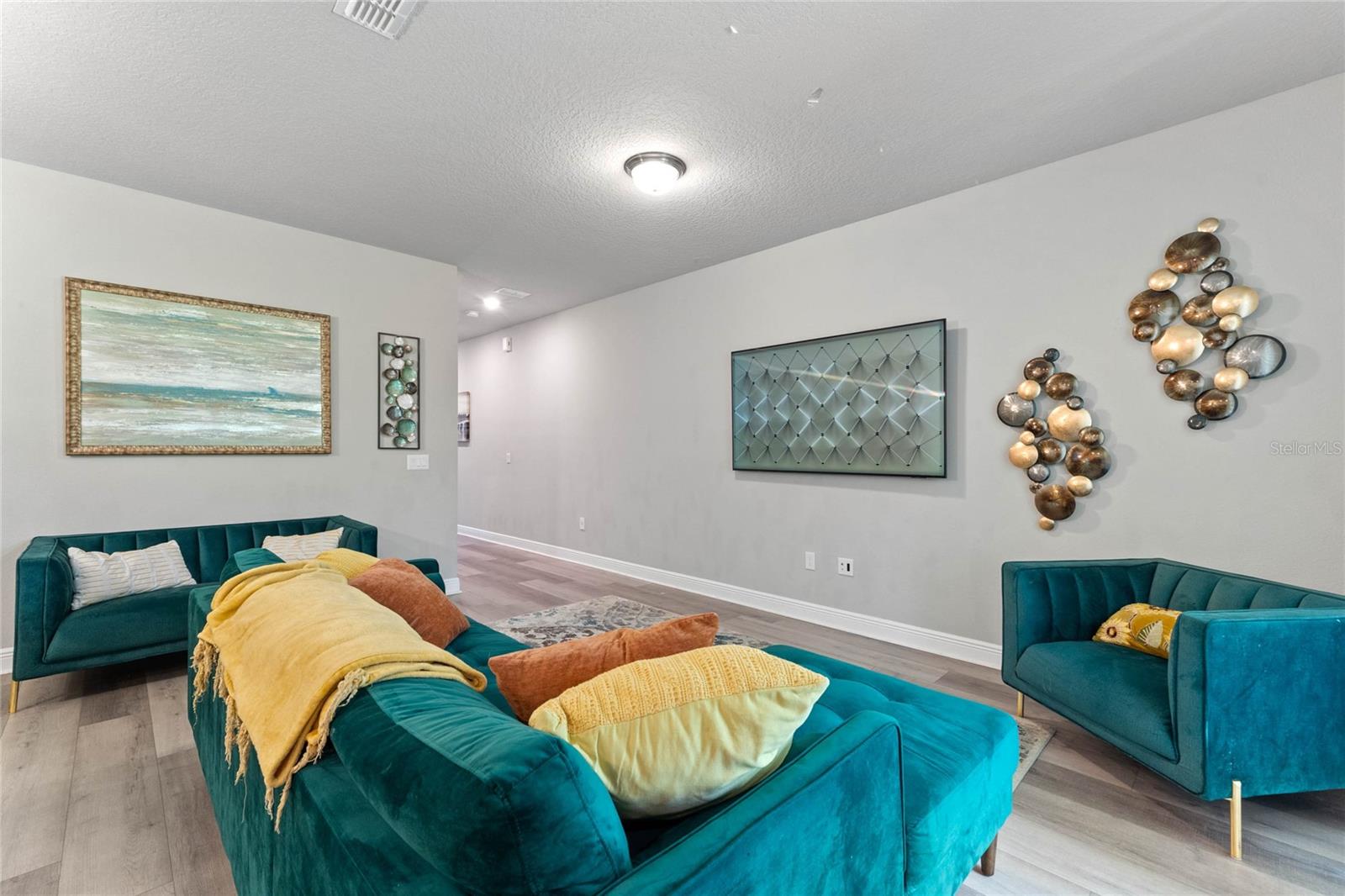 2260 SHADOWLAND LOOP