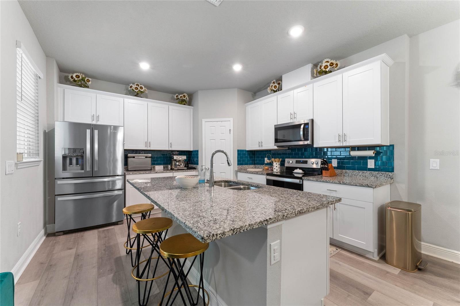 2260 SHADOWLAND LOOP