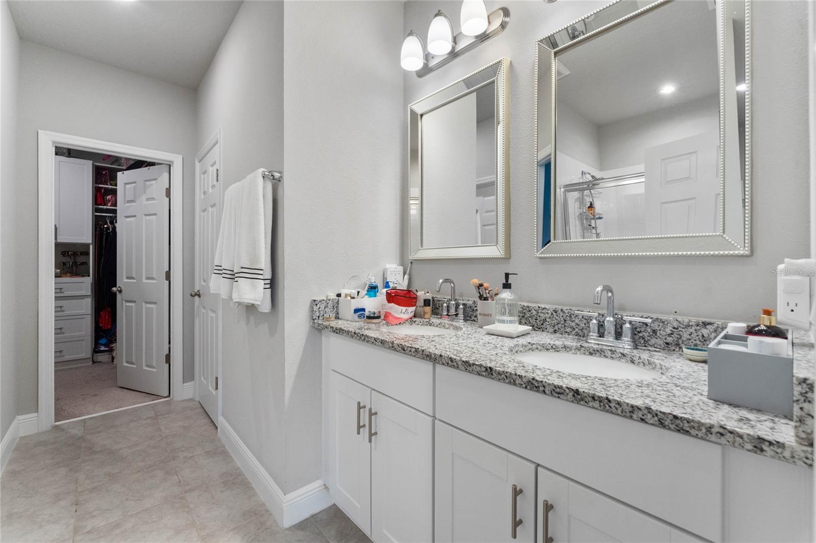 2260 SHADOWLAND LOOP