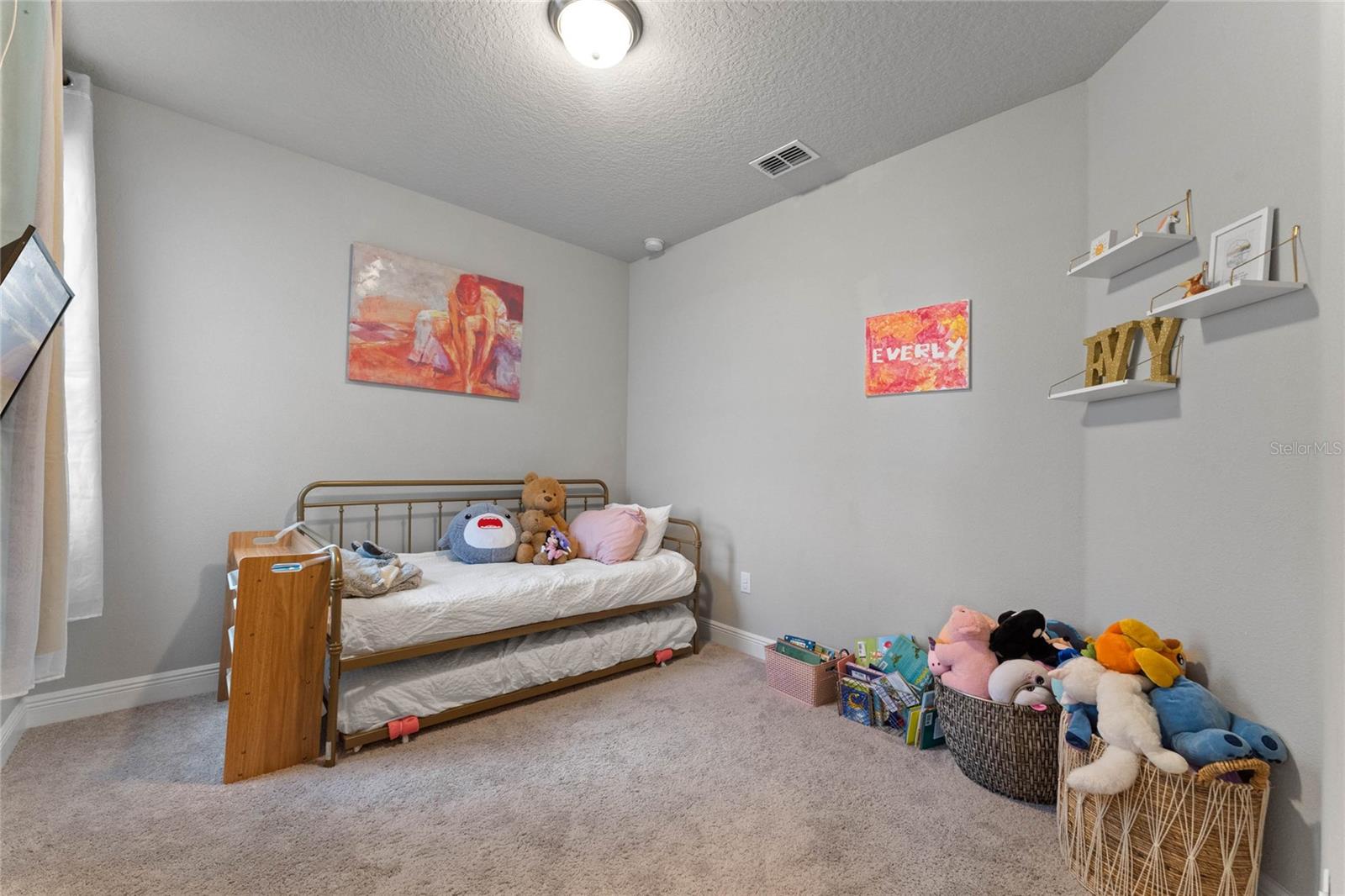 2260 SHADOWLAND LOOP