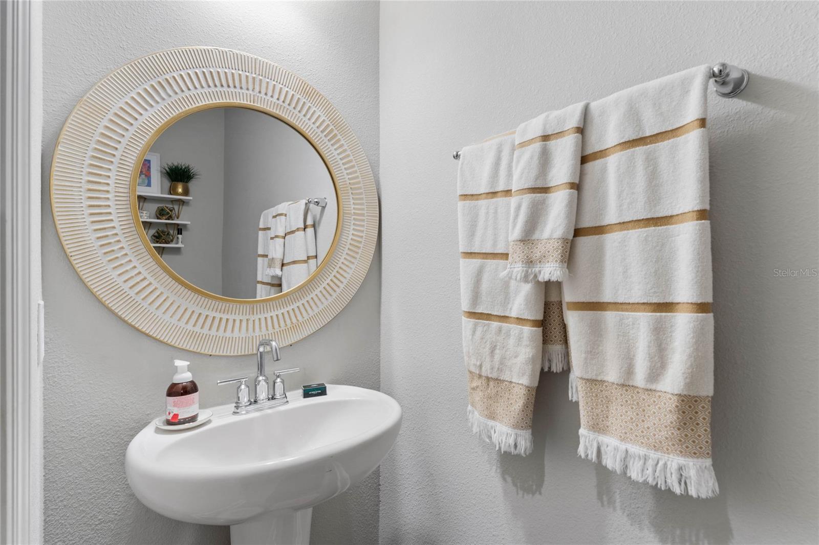 2260 SHADOWLAND LOOP