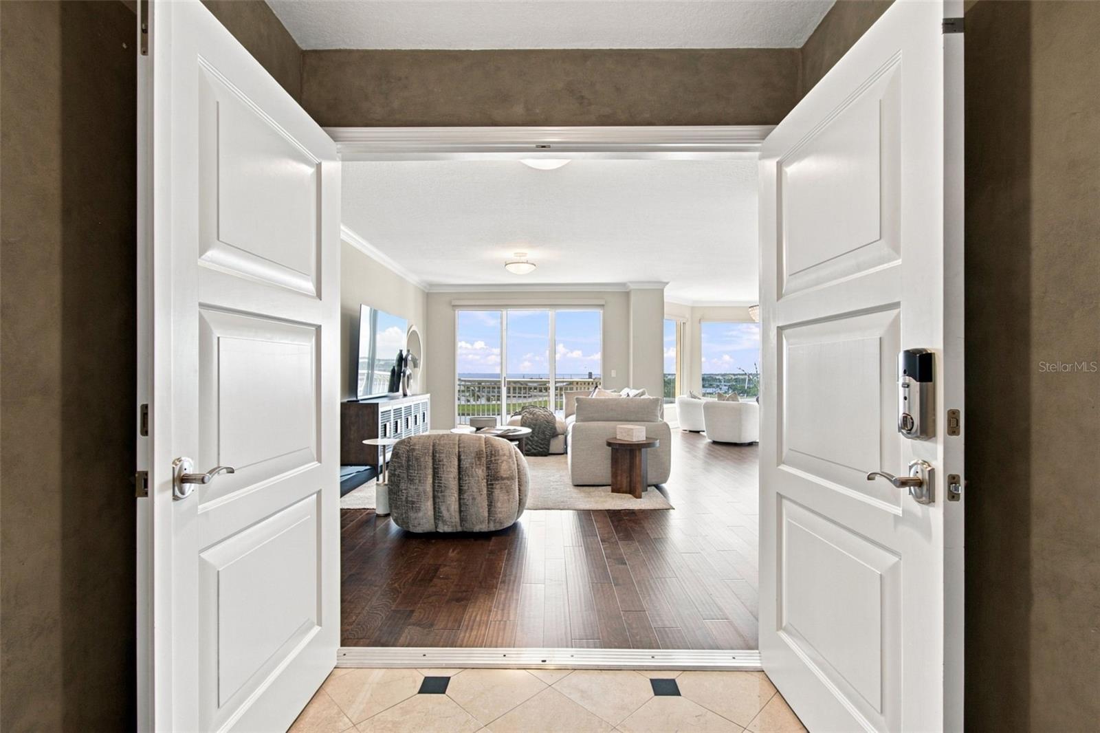 555 5TH AVE NE #711
