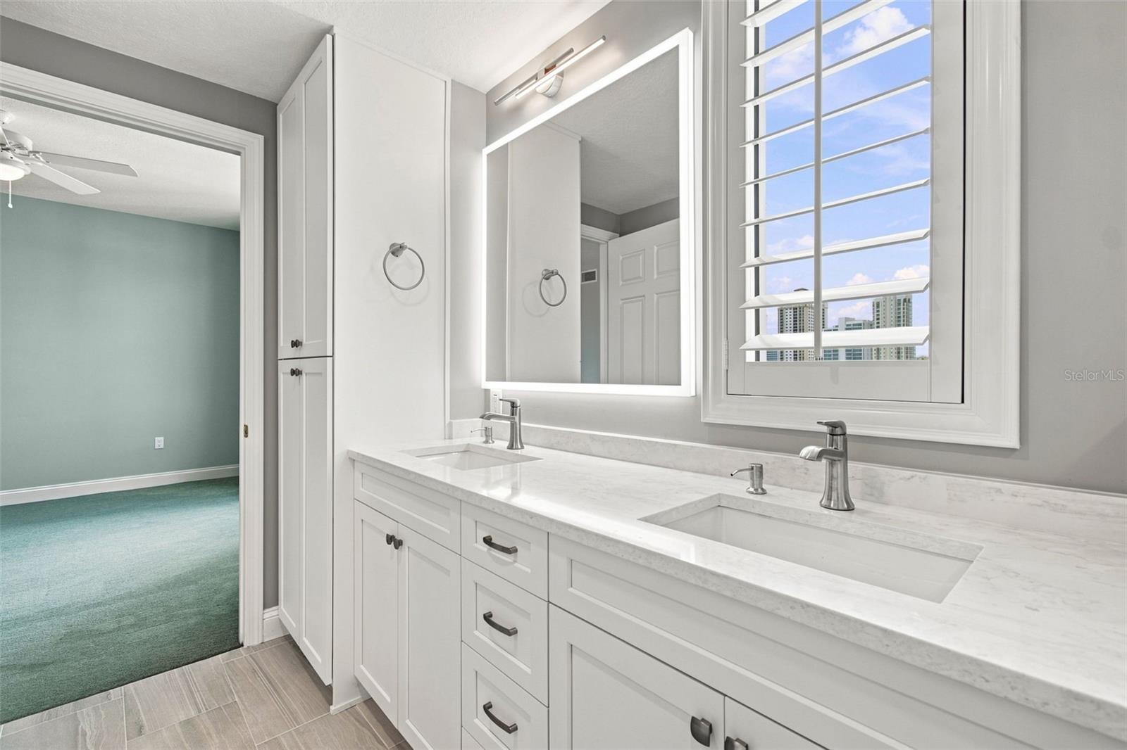 555 5TH AVE NE #711