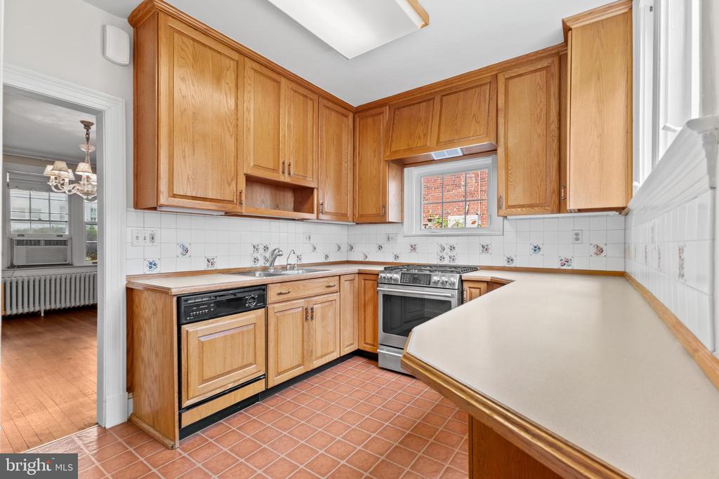 5035 Reno Rd NW