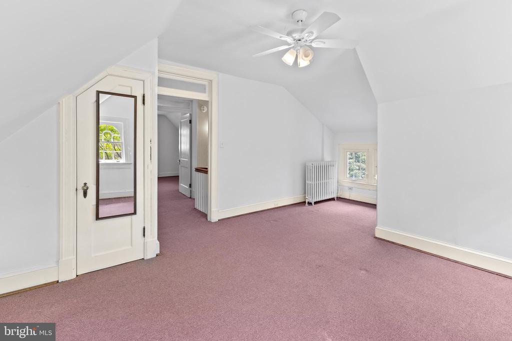 5035 Reno Rd NW