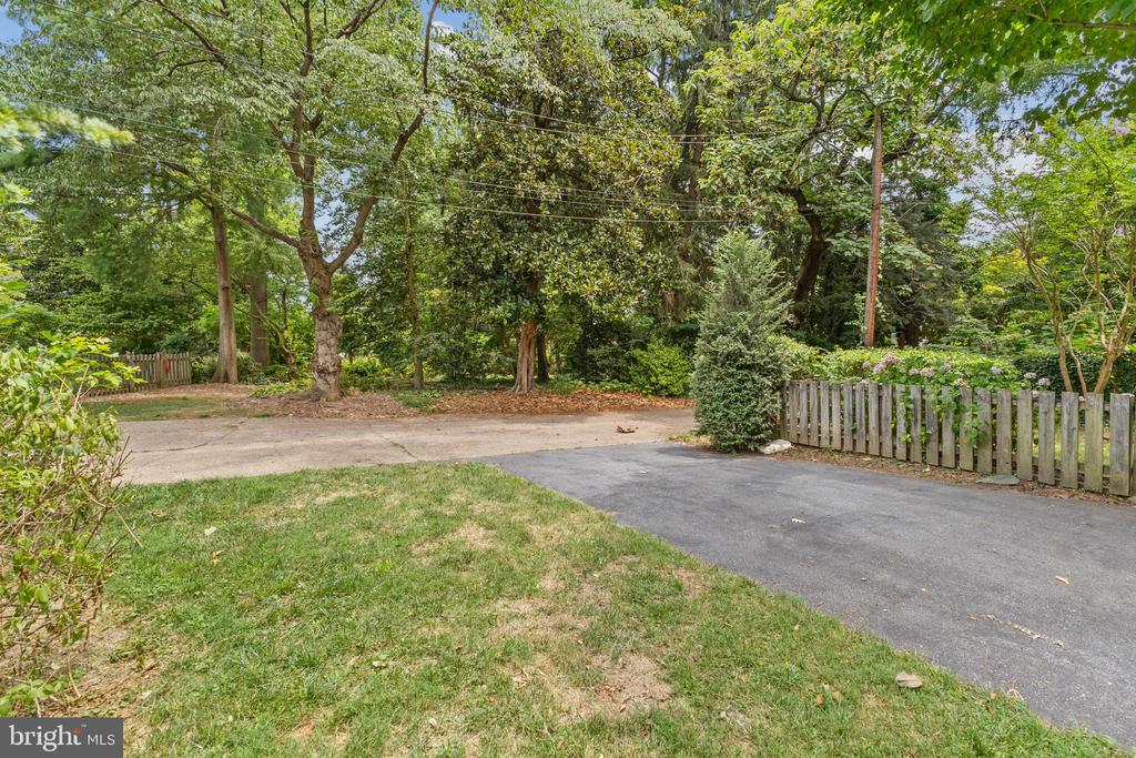 5035 Reno Rd NW