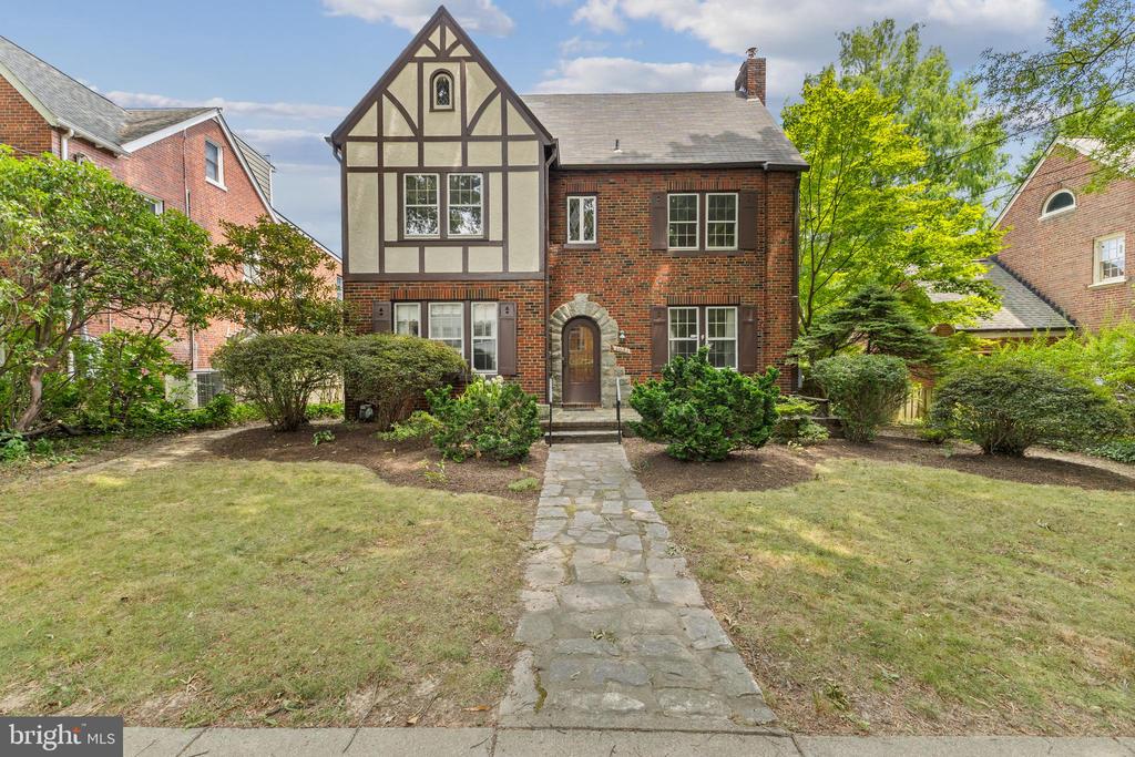 5035 Reno Rd NW
