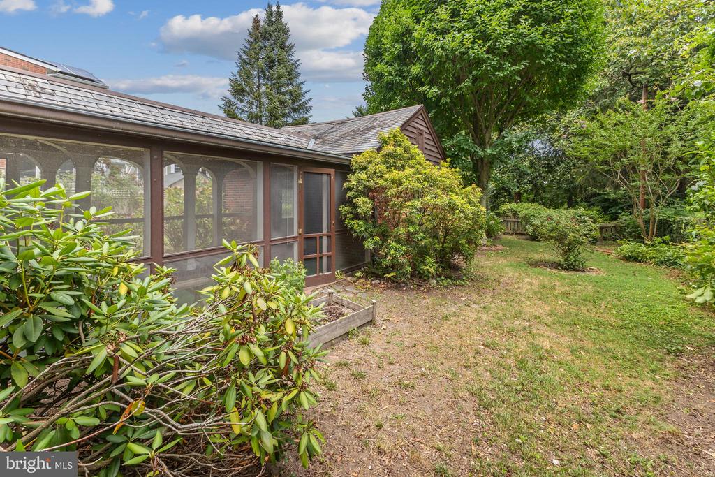 5035 Reno Rd NW