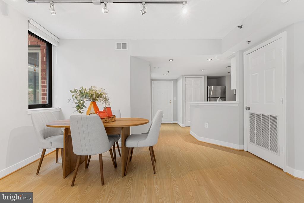 1045 N Utah St #101