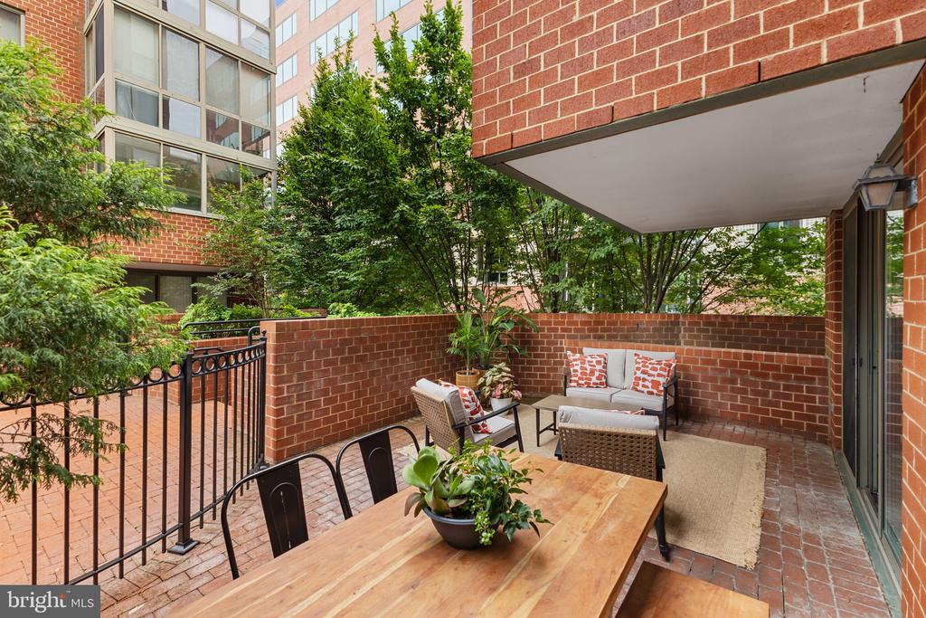 1045 N Utah St #101