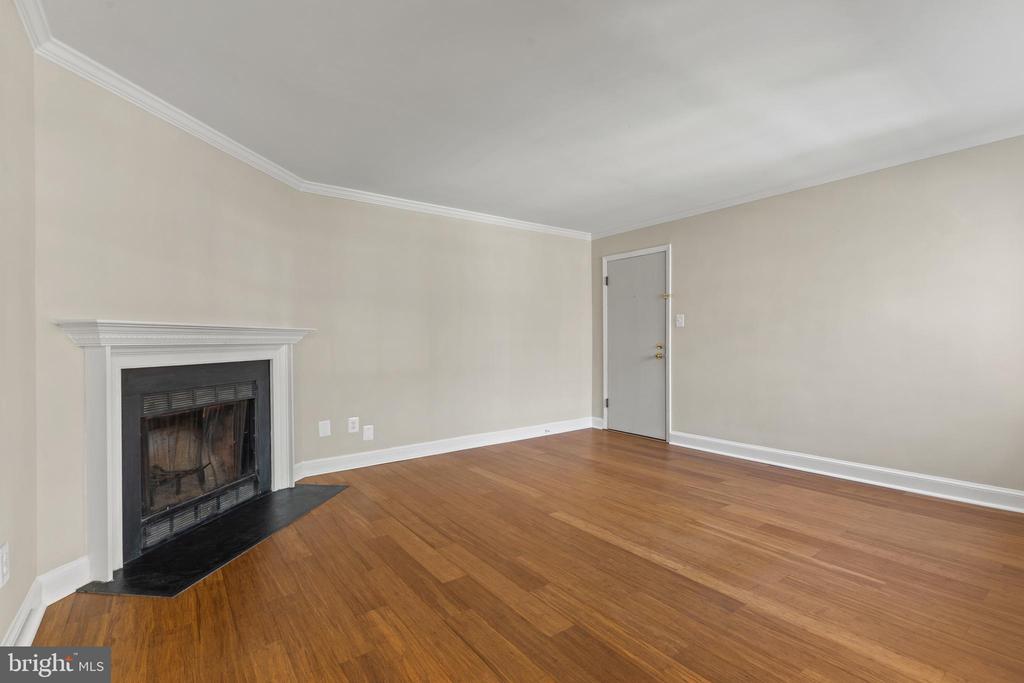 2103 N Taft St #113