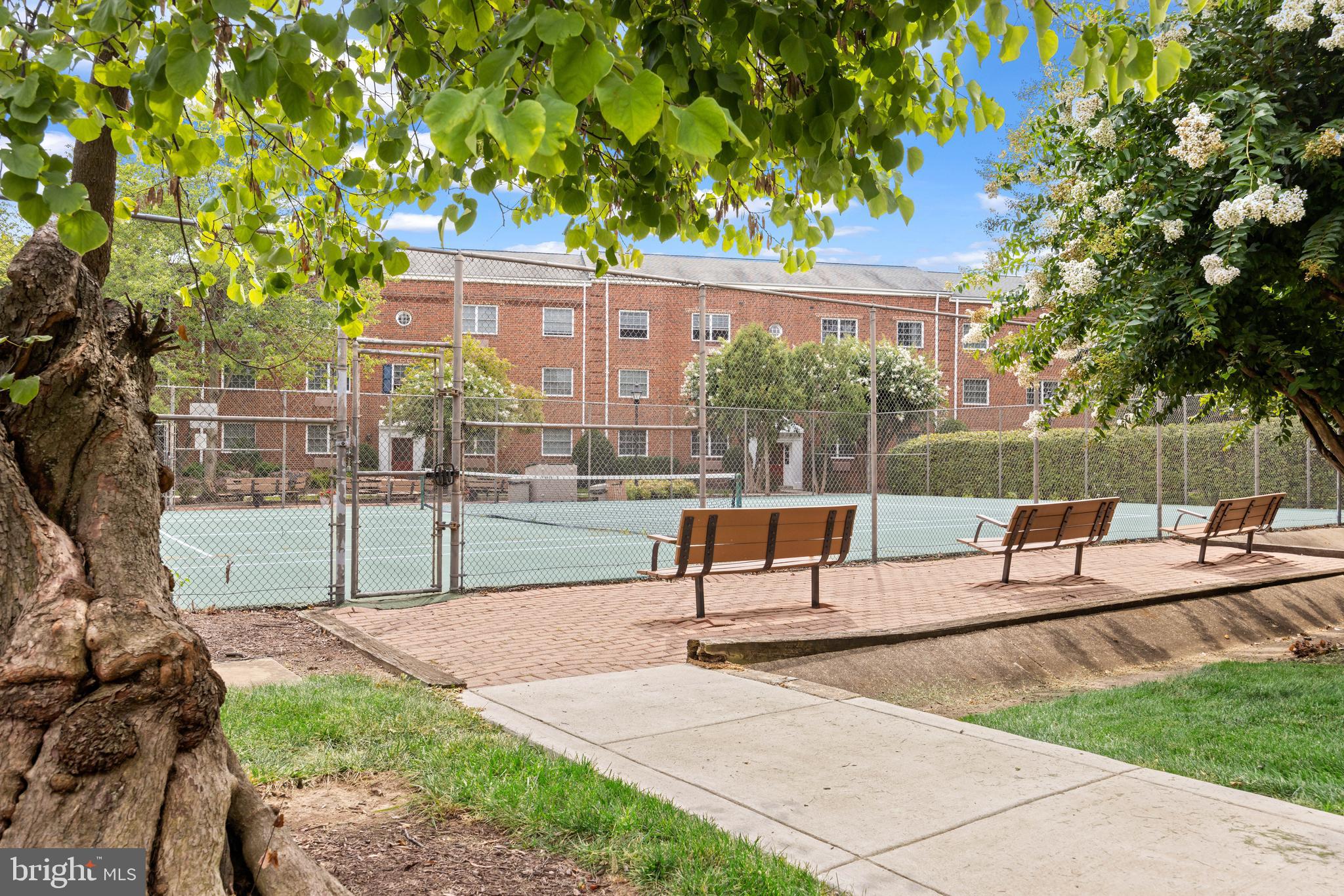 1718 W ABINGDON DRIVE Unit: 302